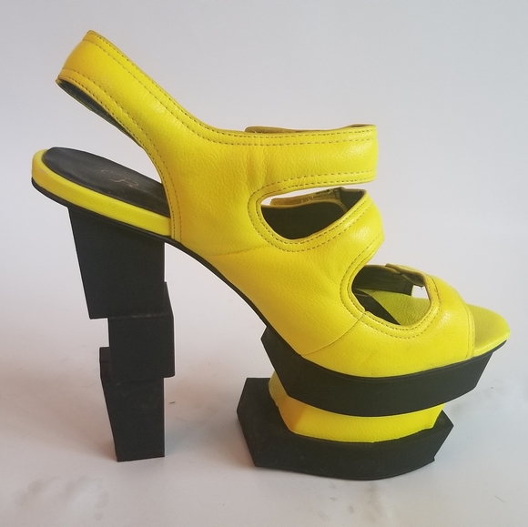 Size 10 Privileged Yellow & Black Velcro Heels - Picture 8 of 11